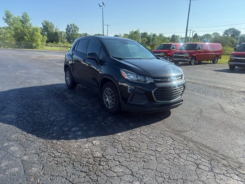 Used 2020 Chevrolet Trax LS FWD image 8