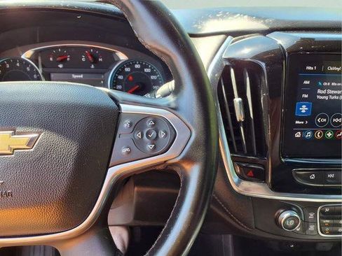 Used 2023 Chevrolet Traverse LT w/ Rear Camera Mirror Package AWD/4WD image 24