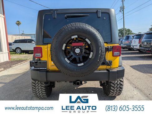 Used 2015 Jeep Wrangler Unlimited Rubicon w/ Connectivity Group image 5