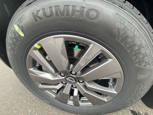 New 2025 Nissan Pathfinder SL w/ Black Appearance Package image 18