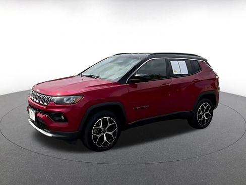 Used 2025 Jeep Compass Limited AWD/4WD image 13