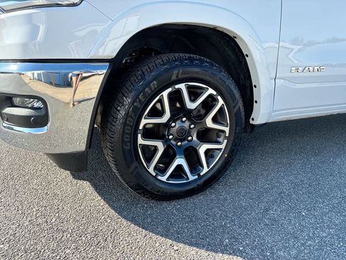 Used 2025 RAM 1500 Laramie AWD/4WD image 32