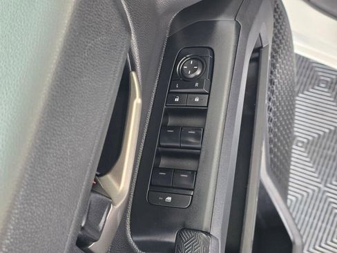 Used 2024 Toyota Tacoma TRD Off-Road AWD/4WD image 19
