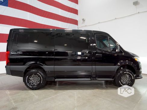 Used 2025 Mercedes-Benz Sprinter 2500 image 13