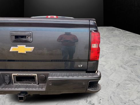 Used 2018 Chevrolet Silverado 1500 LT w/ All Star Edition AWD/4WD image 9