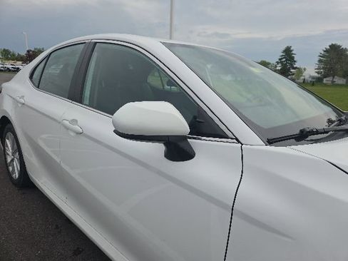Used 2024 Toyota Camry LE FWD image 5