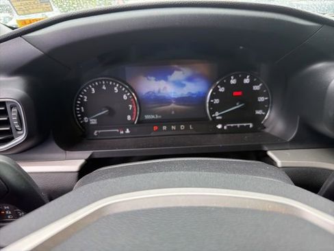 Used 2023 Ford Explorer XLT w/ Equipment Group 202A AWD/4WD image 22