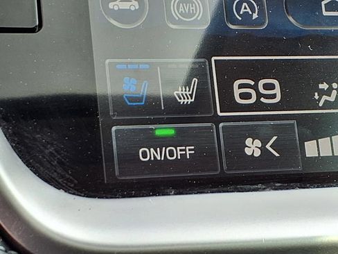 Used 2025 Subaru Outback Touring XT AWD/4WD image 22