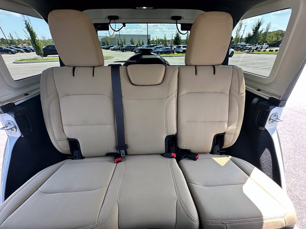 Used 2018 Jeep Wrangler Unlimited Sport S AWD/4WD image 39