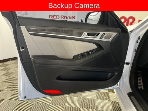 Used 2018 Genesis G80 3.3T Sport RWD image 12