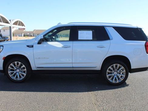 Used 2024 GMC Yukon Denali w/ Advanced Technology Package AWD/4WD image 9