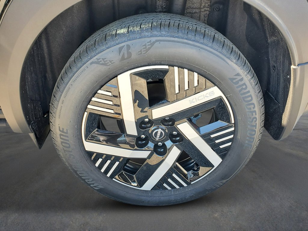 New 2027 Nissan Kicks SV FWD image 10