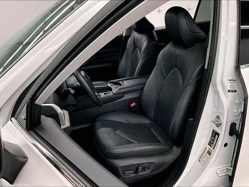 Used 2024 Toyota Grand Highlander AWD image 24