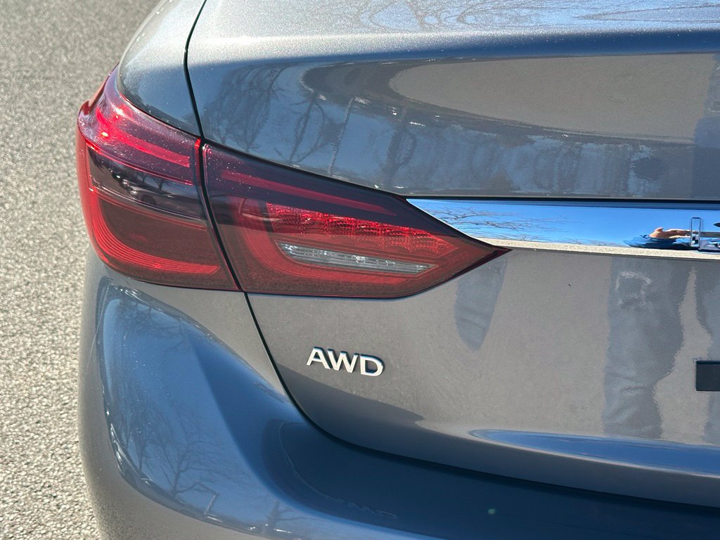 Used 2018 INFINITI Q50 Luxe w/ Essential Package (3.0T Luxe) AWD/4WD image 13