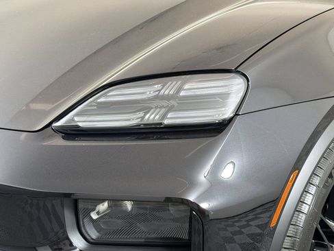 Certified 2026 Porsche Macan GTS Electric AWD/4WD image 14
