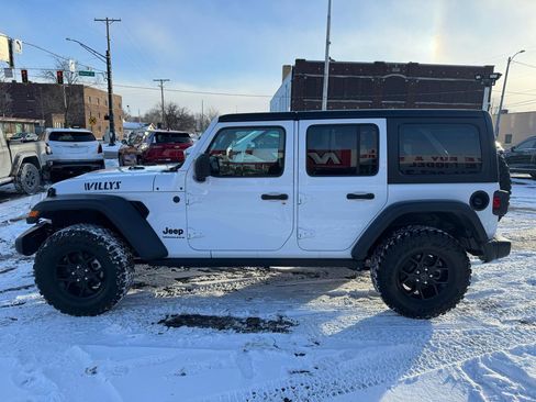 Used 2025 Jeep Wrangler Unlimited Sport image 8