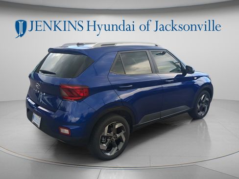 New 2026 Hyundai Venue SEL FWD image 3