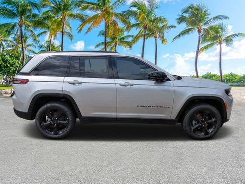 New 2026 Jeep Grand Cherokee Limited w/ Limited Altitude Package RWD image 2