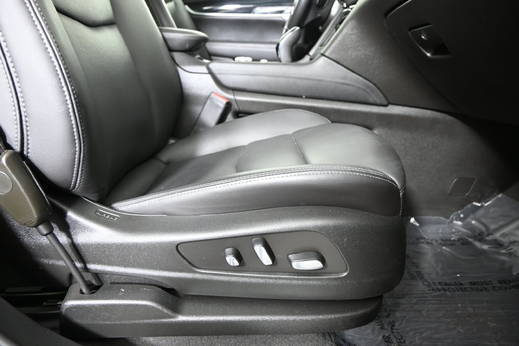 Used 2024 Cadillac XT5 Premium Luxury AWD/4WD image 14