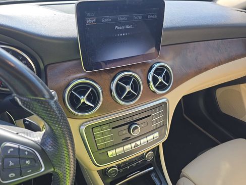 Used 2019 Mercedes-Benz GLA 250 w/ Convenience Package image 10