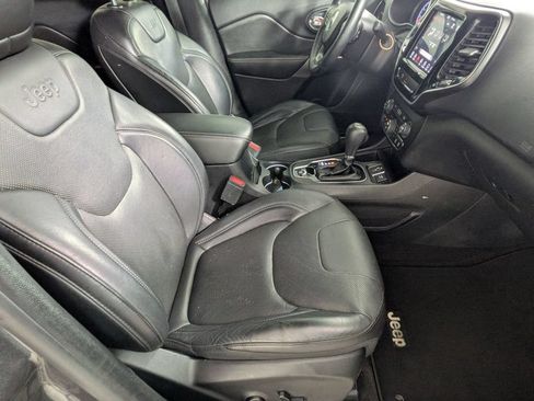 Used 2019 Jeep Cherokee Limited FWD image 26