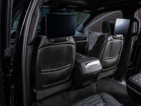Used 2023 Cadillac Escalade ESV V AWD/4WD image 37