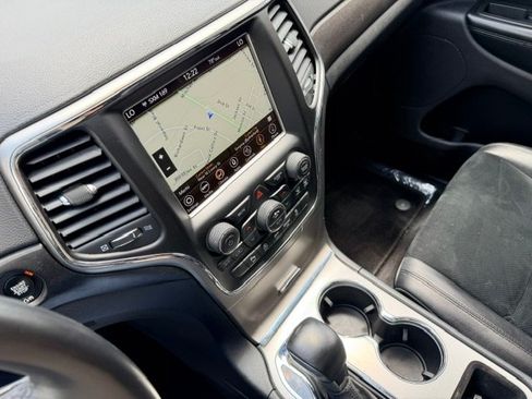 Used 2018 Jeep Grand Cherokee Altitude AWD/4WD image 27