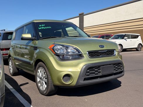 Used 2012 Kia Soul + image 2