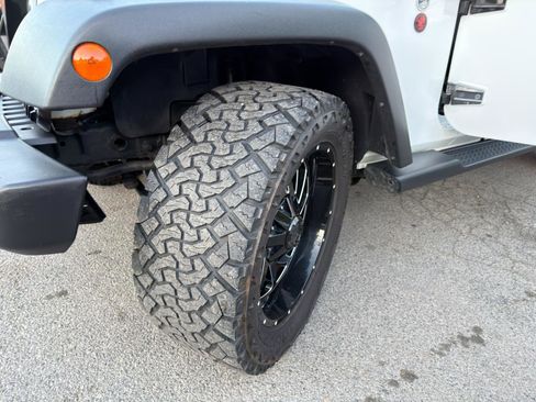 Used 2016 Jeep Wrangler Unlimited Sport w/ Quick Order Package 24S AWD/4WD image 24