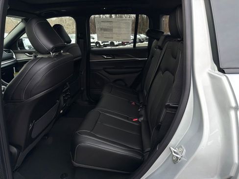 New 2025 Jeep Grand Cherokee Limited w/ MOPAR Finishing Package image 23