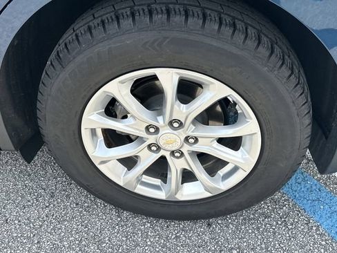 Used 2021 Chevrolet Equinox LT AWD/4WD image 14