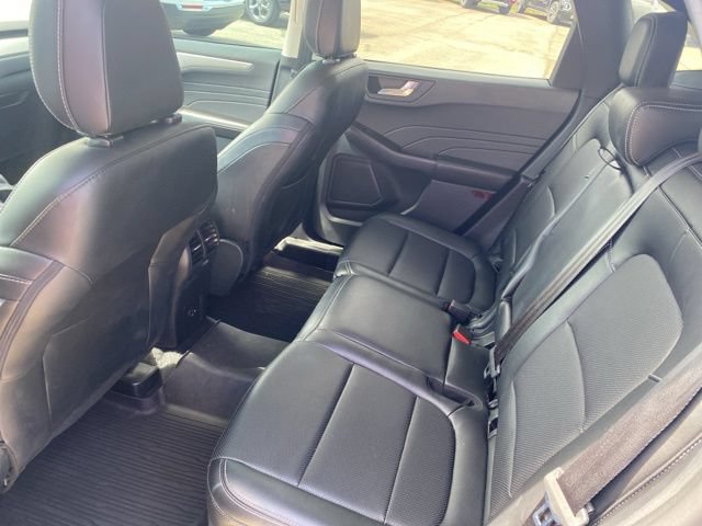 Used 2022 Ford Escape SEL w/ Technology Package FWD image 11