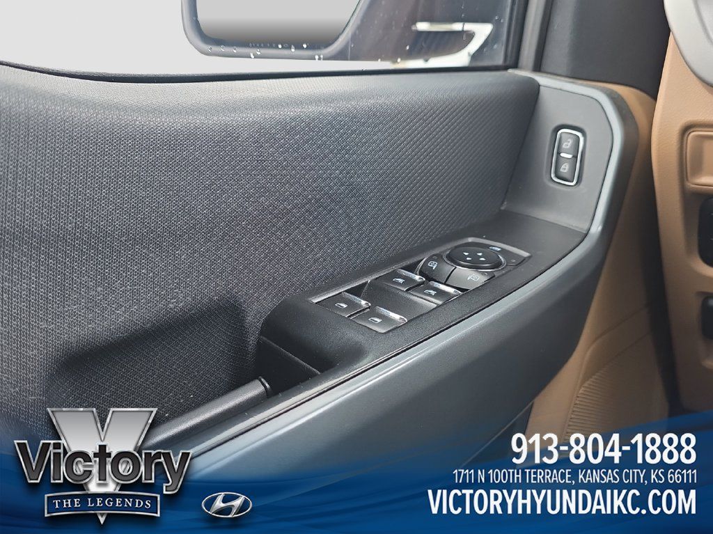 Used 2023 Ford F150 XLT AWD/4WD image 10