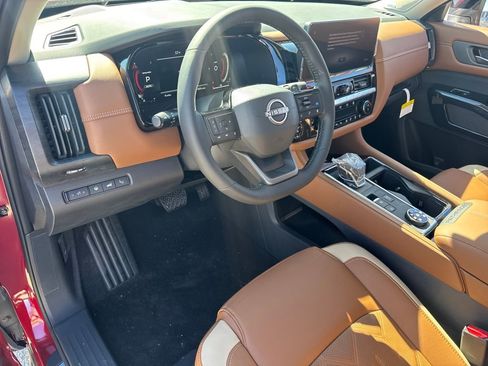 New 2026 Nissan Pathfinder Platinum image 17