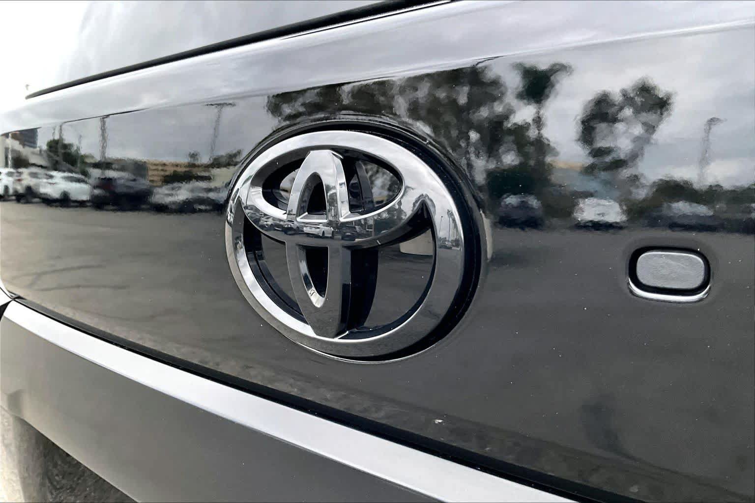 Used 2025 Toyota Sequoia TRD Pro AWD/4WD image 29
