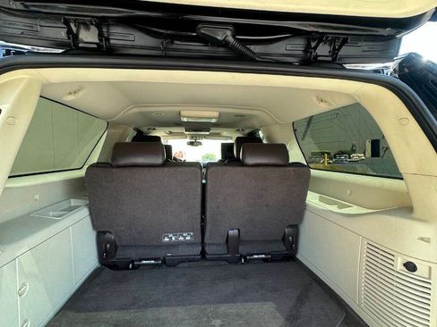Used 2014 Cadillac Escalade ESV Platinum RWD image 20