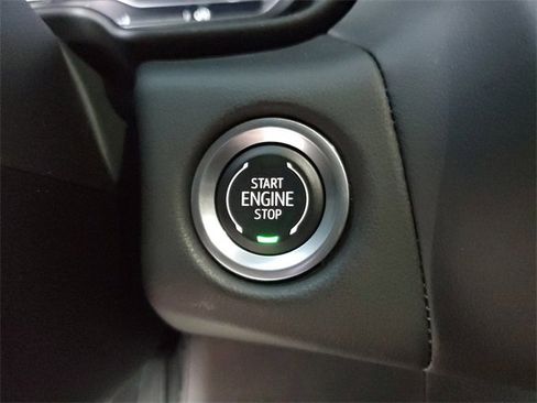 Used 2024 GMC Yukon XL SLT w/ SLT Luxury Package image 24