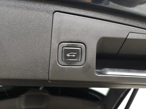 Used 2020 Cadillac XT4 Premium Luxury AWD/4WD image 6