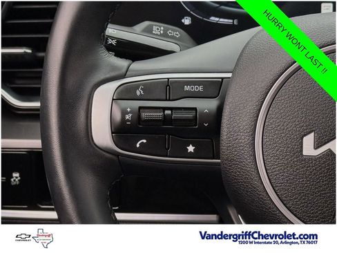 Used 2025 Kia Sportage EX AWD/4WD image 13