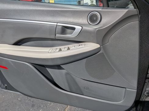 Used 2025 Hyundai Sonata SEL FWD image 11
