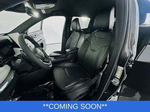 Used 2023 Jeep Compass Limited image 22