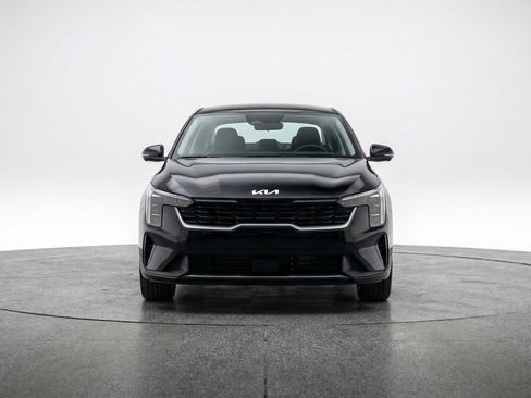 Used 2025 Kia K4 LXS image 2