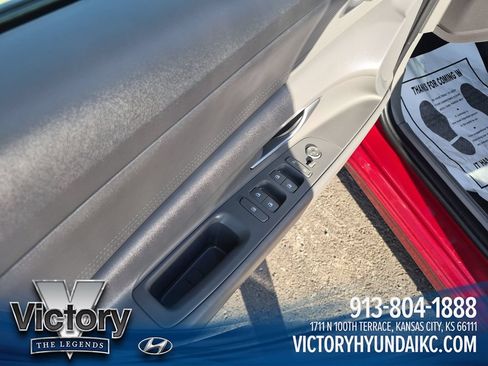 Used 2024 Hyundai Elantra SEL FWD image 16
