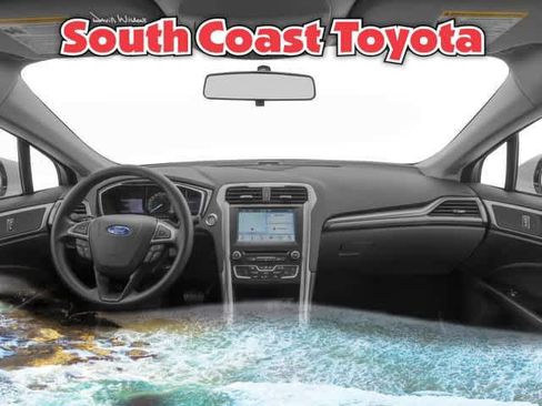 Used 2018 Ford Fusion SE w/ Fusion SE Technology Package image 4