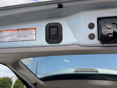 Used 2015 Toyota Sienna XLE w/ XLE Navigation Package AWD/4WD image 2