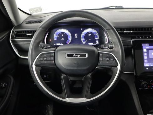 Used 2023 Jeep Grand Cherokee Laredo w/ Luxury Tech Group I AWD/4WD image 7