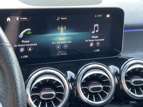 Certified 2021 Mercedes-Benz GLB 250 image 31