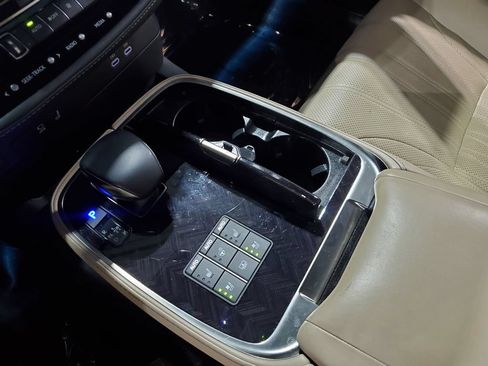 Used 2023 Lexus LS 500 w/ Interior Upgrade Package RWD image 38