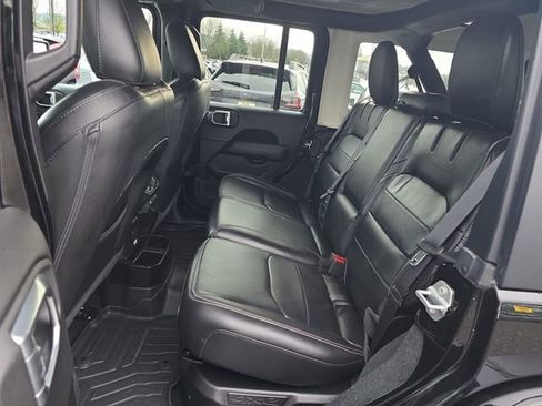 Used 2022 Jeep Wrangler Unlimited Sahara w/ Cold Weather Group image 16