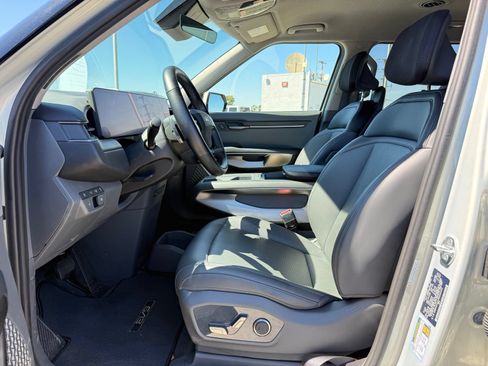 Used 2024 Kia EV9 Light RWD image 5